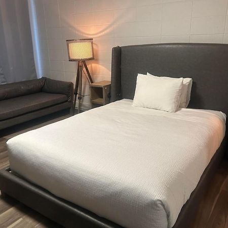 Parkside Inn غراند براري المظهر الخارجي الصورة