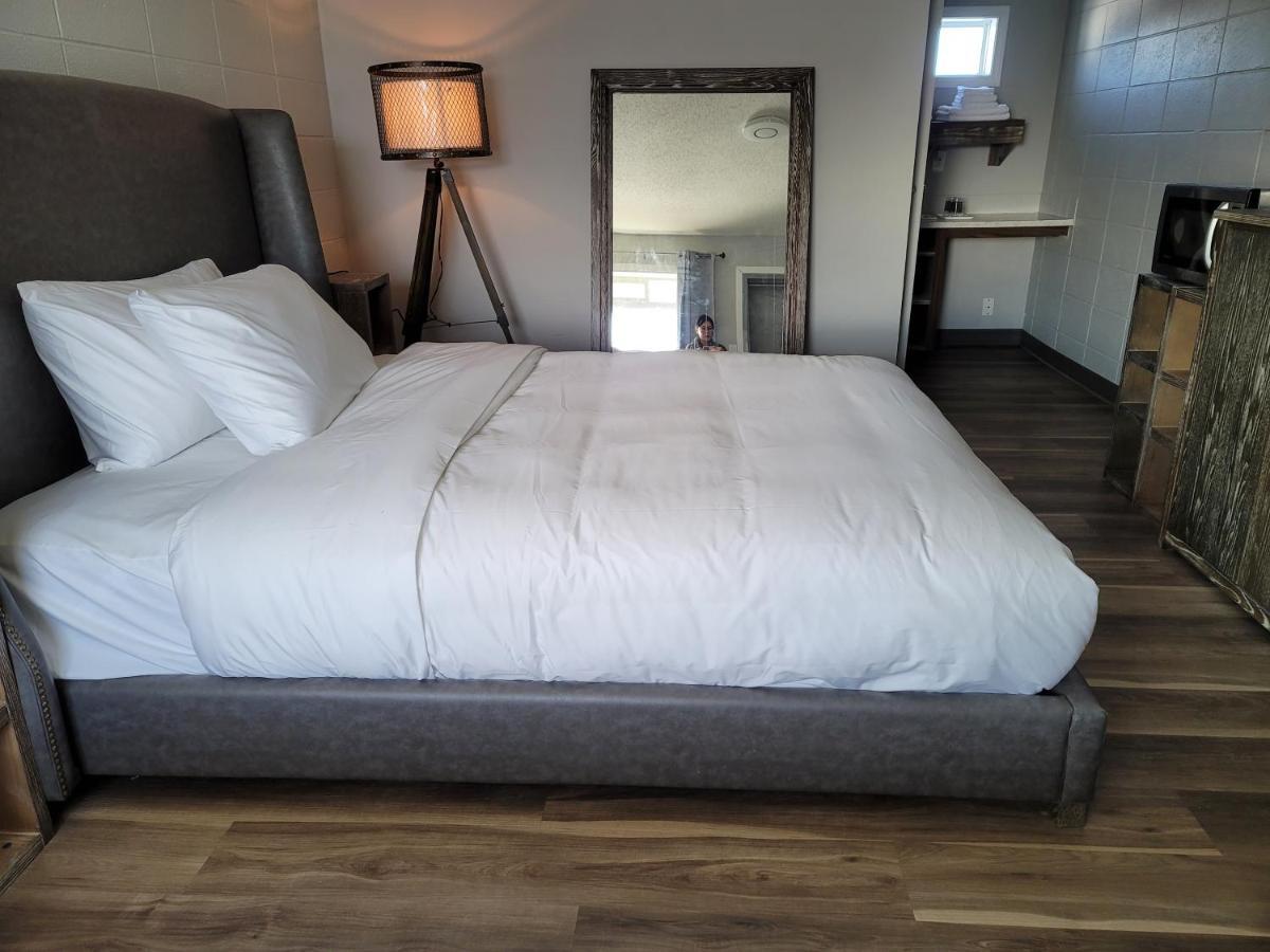 Parkside Inn غراند براري المظهر الخارجي الصورة