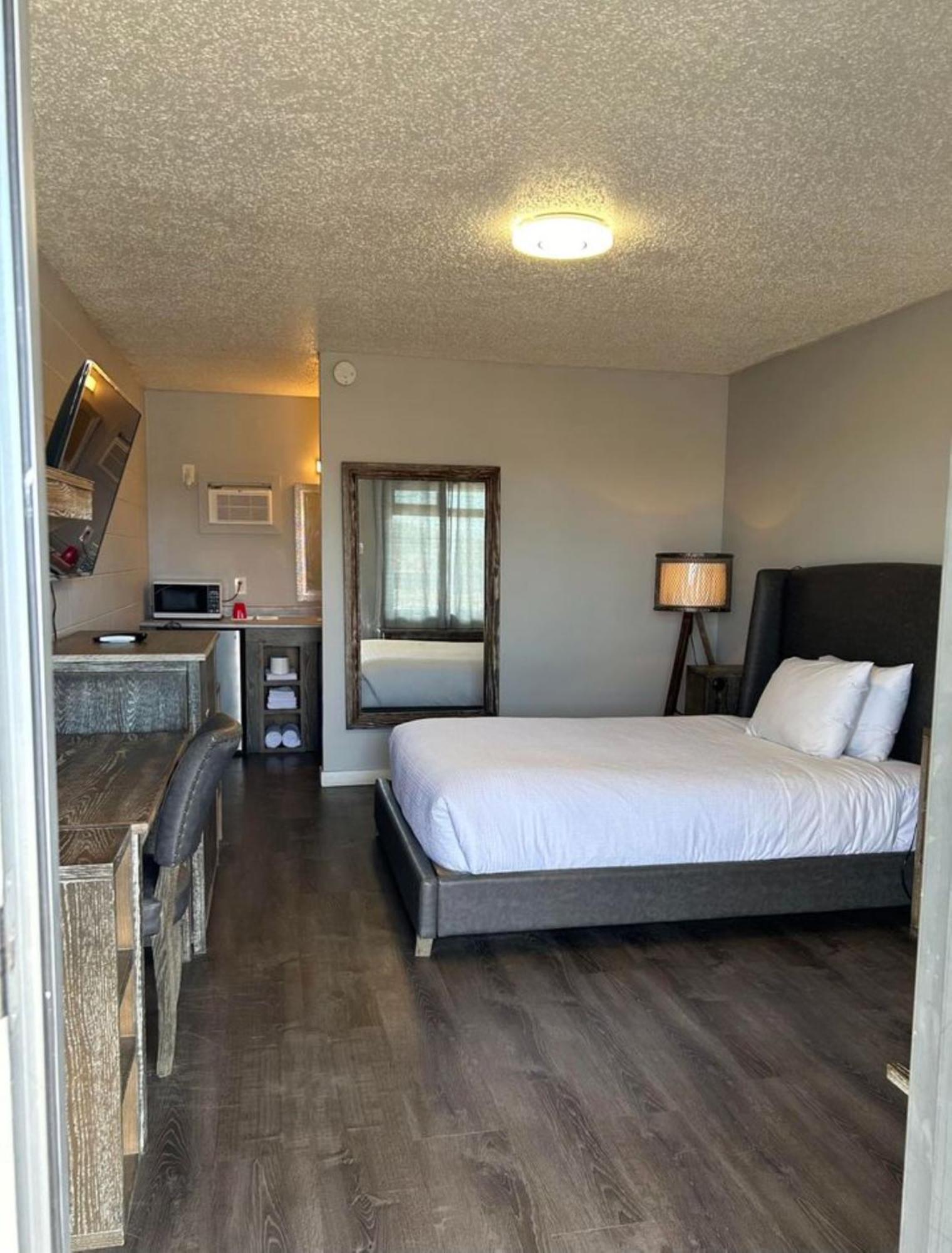 Parkside Inn غراند براري المظهر الخارجي الصورة