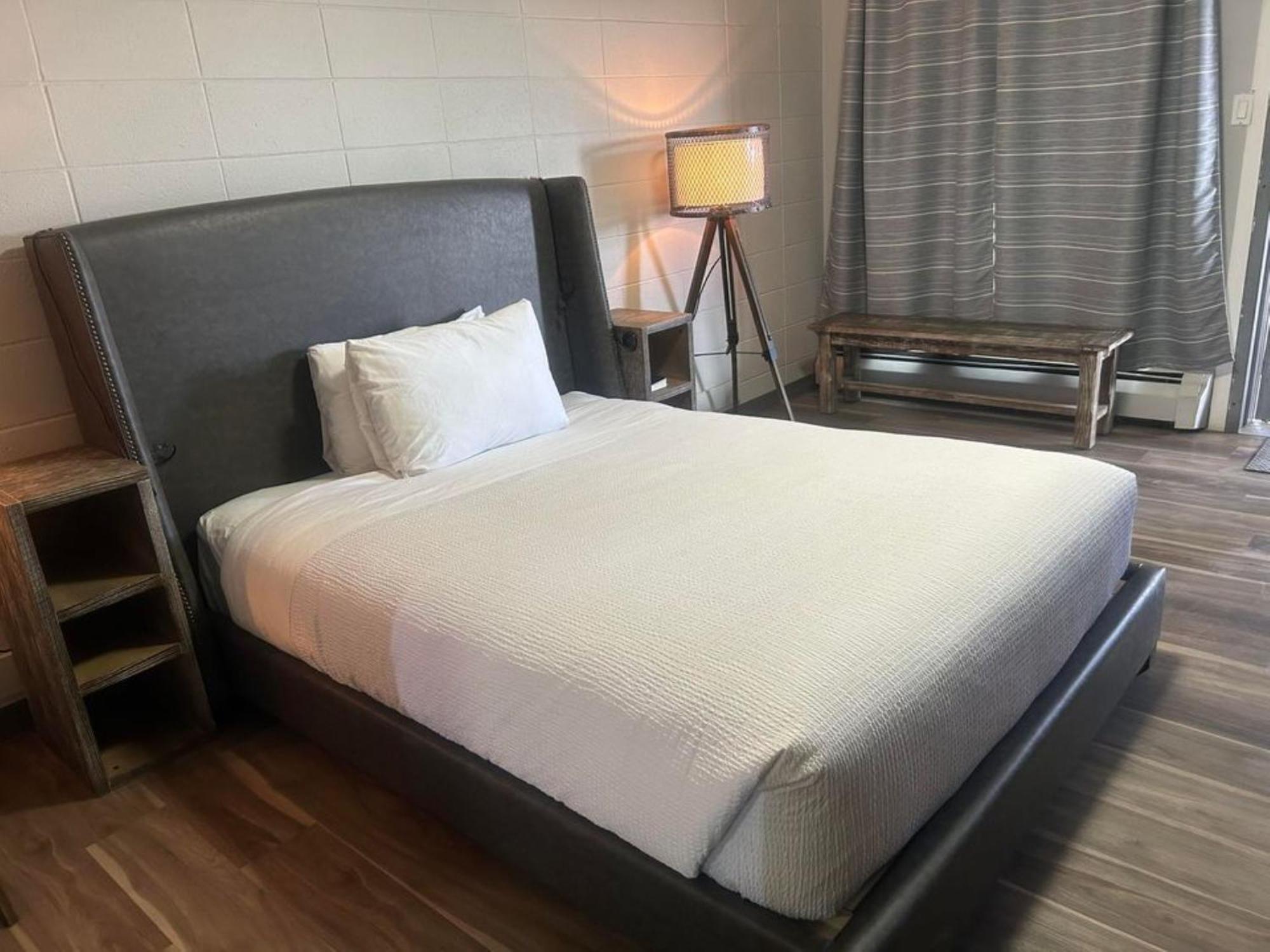 Parkside Inn غراند براري المظهر الخارجي الصورة